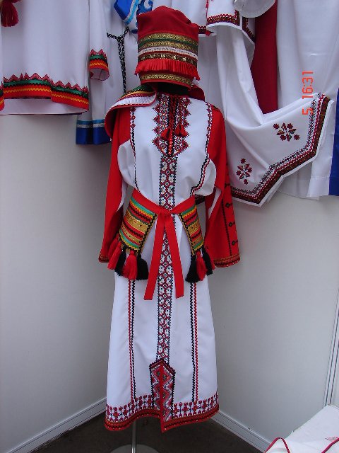 Народный костюм мордовии (мокши или эрзи не помню)