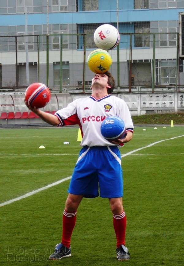 Футбольный жонглер