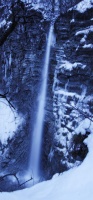 Картина зимнего водопада