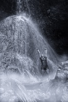 Взывая к Богу водопада ...