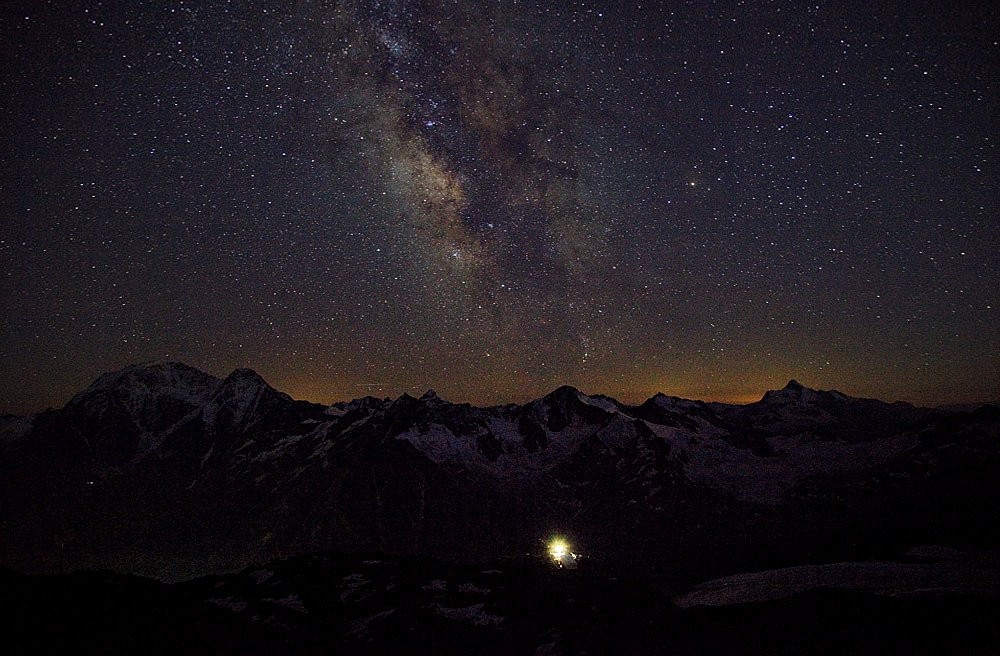 Ясность звёздной ночи в горах