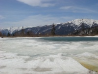 Озеро замерзло