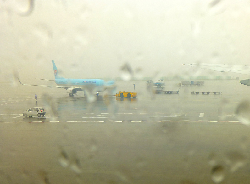 аэропорт,Сеул,дождь