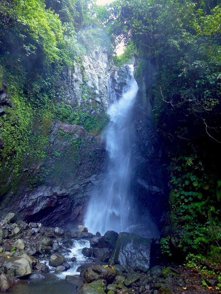водопад Лесс,Бали,Индонезия