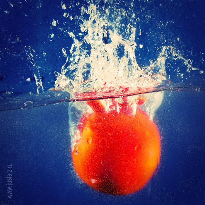 купание красного томата