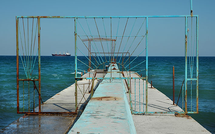 открытка для синего черного моря