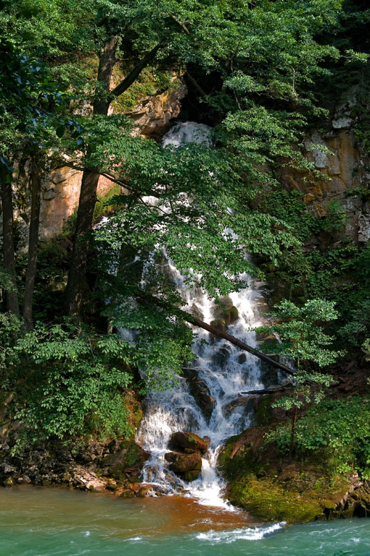 Cпрятавшийся водопад