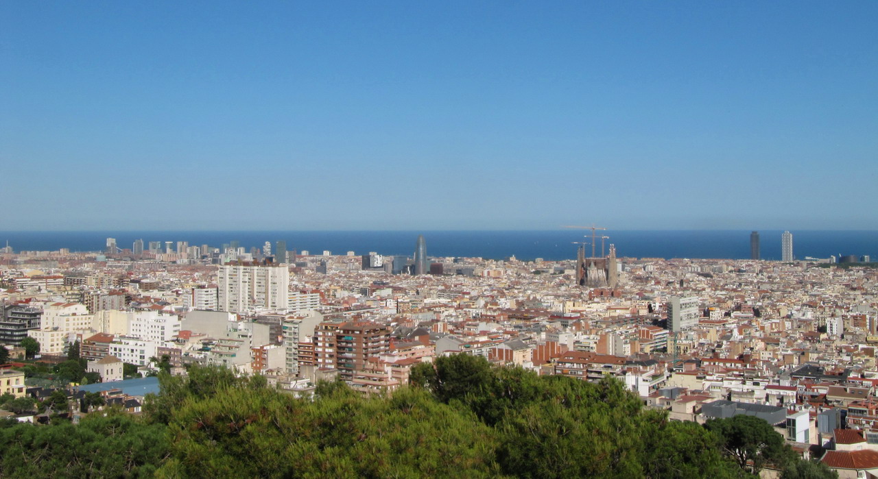 Вид на Барселону с горы Монжуик