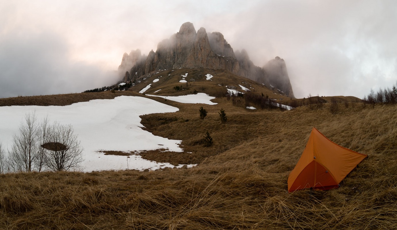 Маленькая палатка и Большой Тхач